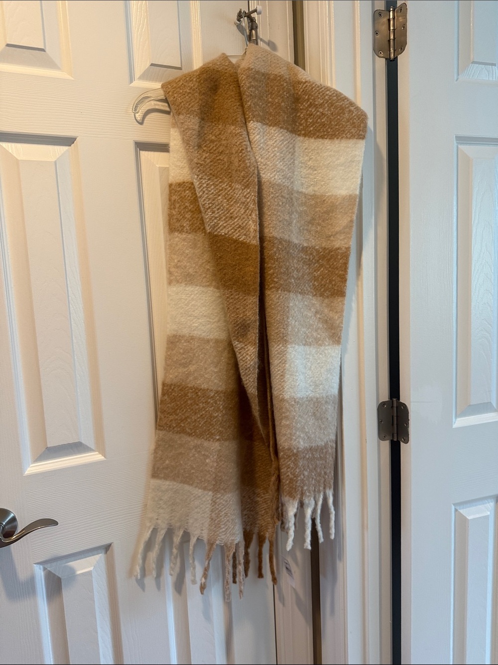 LOFT Tan, Cream & Scarf